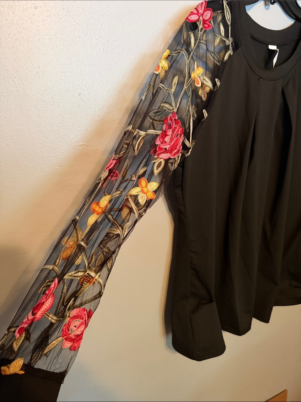 Source Unknown Black Top with Embroidered Floral Mesh Sleeves - Picture 3 of 5